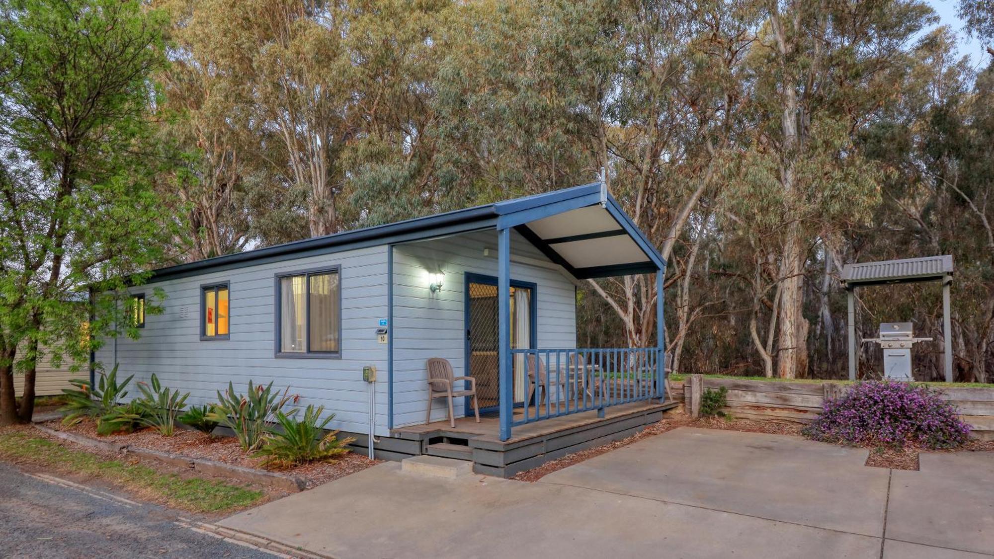 Deniliquin Riverside Caravan Park 外观 照片
