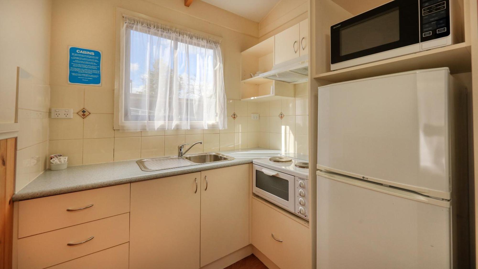 Deniliquin Riverside Caravan Park 外观 照片