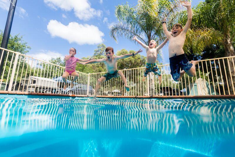 Deniliquin Riverside Caravan Park 外观 照片